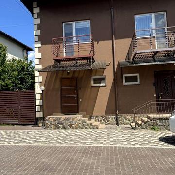 Продаж танхауса у с. Ходосівка, з ремонтом, меблями та технікою