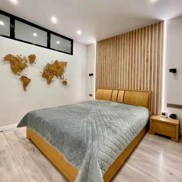 Володимирська вул., 1