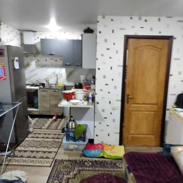 Продам 1/2 окремий двір . Копили !