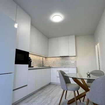 Квартира 2 кімнатна в центрі міста з дорогим якісним ремонтом