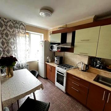 Сонячна Набережна вул. (Маршала Малиновського), 10