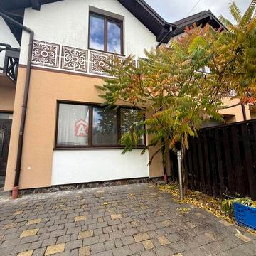 Продаж поблизу Львову