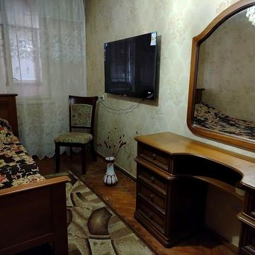 Сдам свою трёх комнатную квартиру возле парка Горького