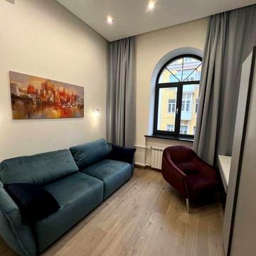 Шовковична вул., 23