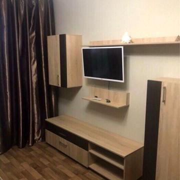 Сдам СВОЮ 2х - комн квартиру! Валентиновская 7!