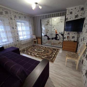 Полдома возле 1-й и 4-й школ