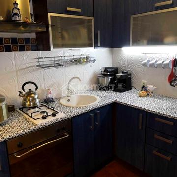 Академіка Вальтера вул., 5