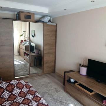 Чорнобильська вул., 11