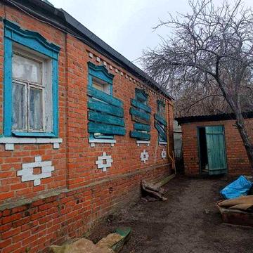 Продаю добротный дом в живописном р-не г Мерефа всё рядом