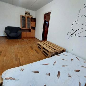 Академіка Янгеля вул., 7