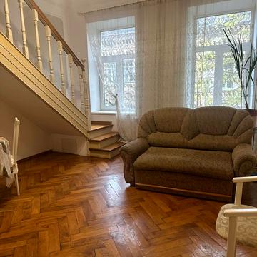 Бернарда Меретина вул., 5