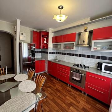 Озерна вул. (Червоних Майовщиків), 17б