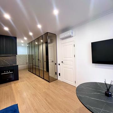 Зарічна вул., 2