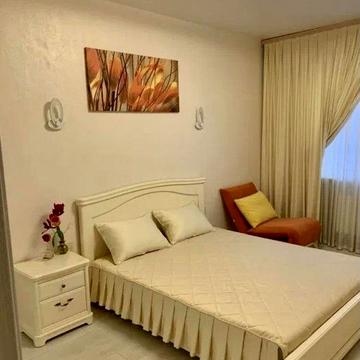 Середньофонтанська вул., 35