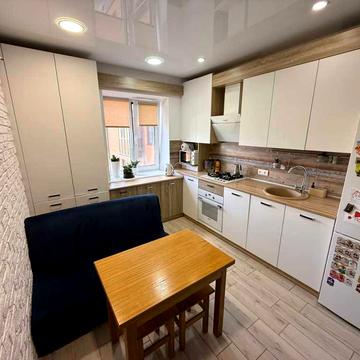 Милорадович Єлизавети вул., 45