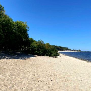 Нове житло в Черкасах ЖК з охороною. Біля Дніпра, поруч з пляжем.