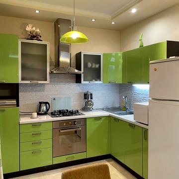 Академіка Андрія Сахарова вул., 82