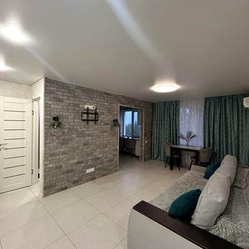 Продається сучасна 3-кімнатна квартира в центрі міста!