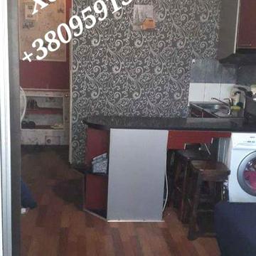 ХАЗЯЙКА продасть сучасну готельку з лоджією