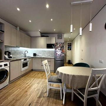 На 3 та 4му поверсі/ 76м2 Ірпінь , зручна локація, вигідна ціна