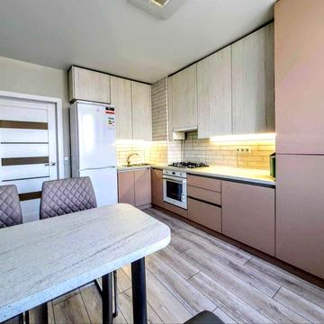 Здається 2-Х кімнатна "НОВОБУДОВА" на вул.ГЕРОЇВ МАЙДАНУ (ТЦ Майдан)