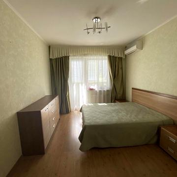 Академіка Глушкова просп., 17