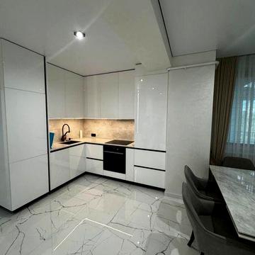 Вільна здається 3 кімнатна квартира центр парк