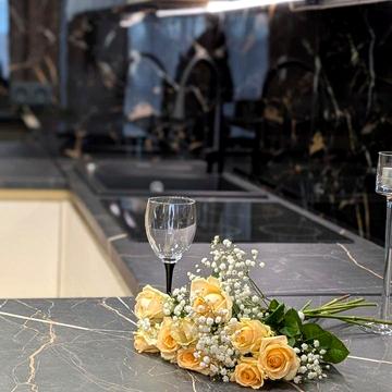 Богдана Хмельницького вул., 1