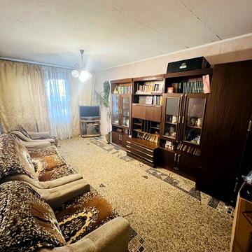 Продам квартиру , район 40 лет