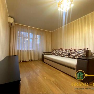 Оренда квартири на Поштовому по вулиці Церковна