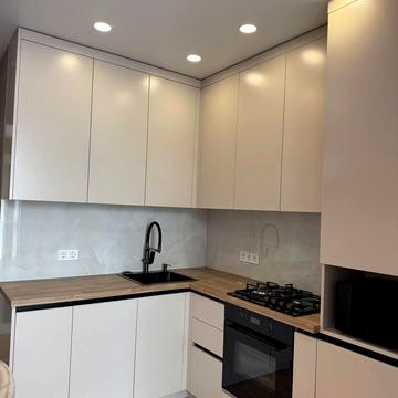 Героїв Небесної Сотні просп., 26/13