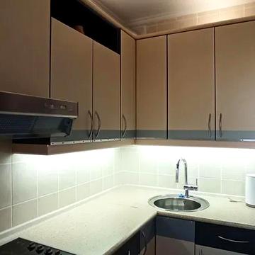 Миколи Ушакова вул., 18