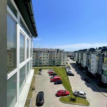 Весняна вул., 2