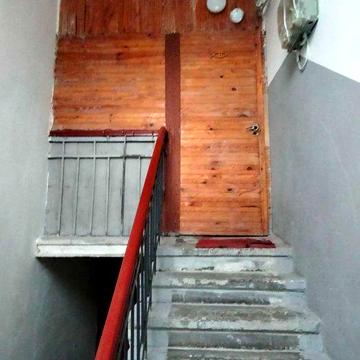 Сдам в аренду 4 ком квартиру в центре.