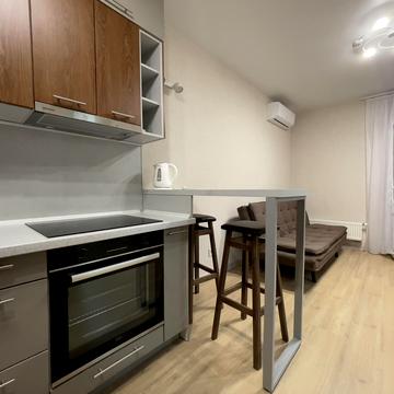 Салютна вул., 2к16