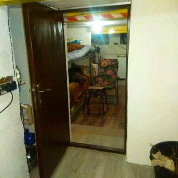 Автономний будинок з бомбосховищем у передмісті Львова