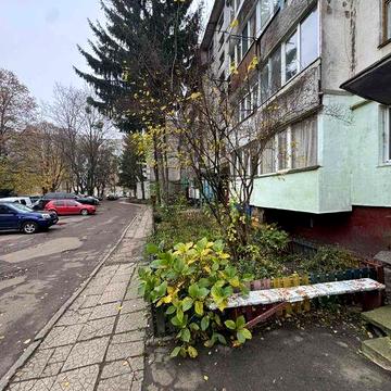 Продається 2х кімнатна квартира.Крошня