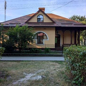 проспект Відродження, 2