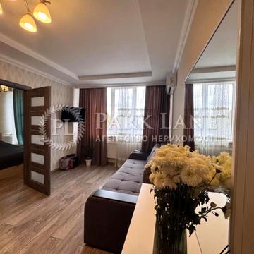 Центральна вул., 19