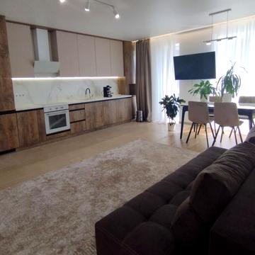 Бориса Тлехаса вул., 19