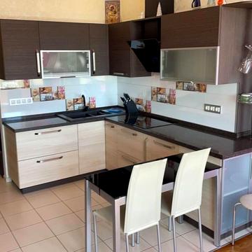 Базарна вул., 5