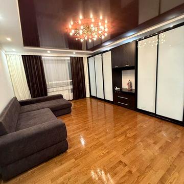 Здається 3-кімнатна квартира в довготривалу оренду