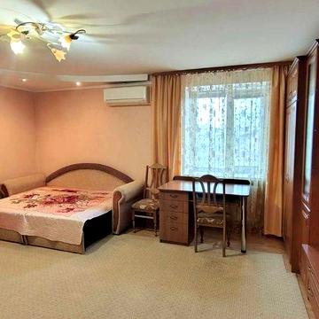 Оренда однокімнатної квартири по вул. М.Зерова, 5