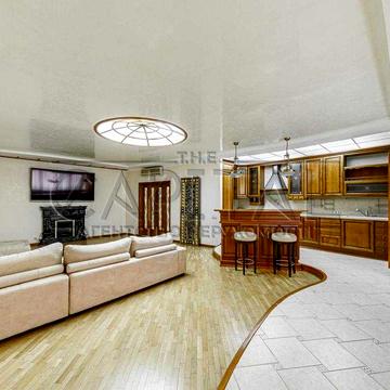 Пропонується ексклюзивна 3-кімнатна квартира 250 м², Центр, Київ