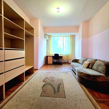 Лесі Українки просп. (Пушкіна), 13