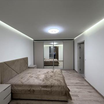 Олександра Довженка вул., 33