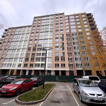 Василя Симоненка вул., 32