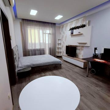 Небесної Сотні просп. (Маршала Жукова), 3А/4