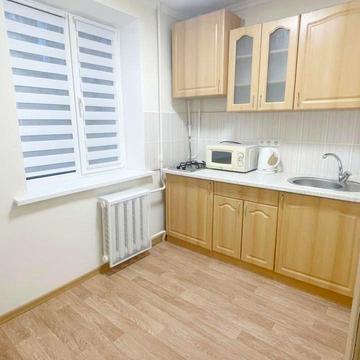 Героїв України просп. (Героїв Сталінграду), 75