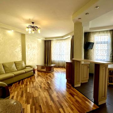 Олександра Мишуги вул., 2